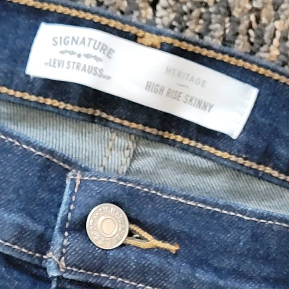 Levi's Signature High Rise Skinny Size 22W - Picture 8 of 13